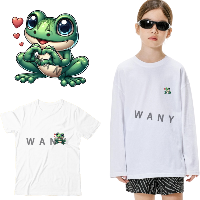 A cute cartoon frog Iron on Tr - Iron On Patch recension och pris