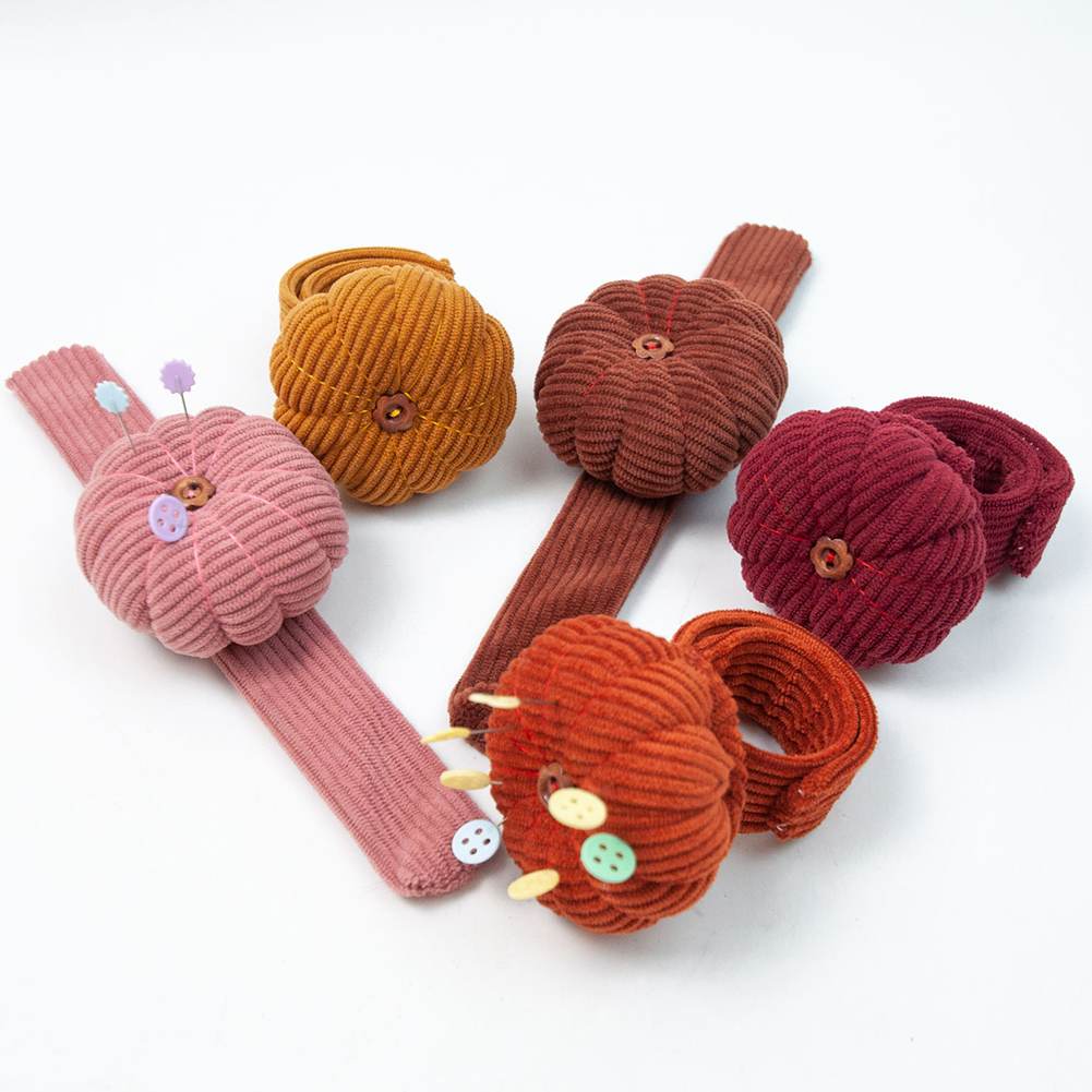 Pumpkins Wrist Pin Cushion Set - Sewing Pin Cushion recension och pris